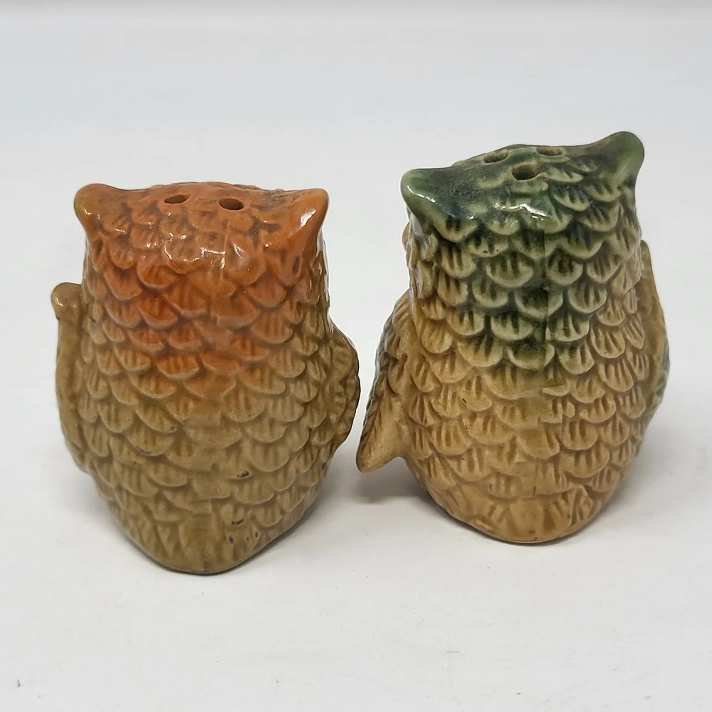 Owl Salt and Pepper Shakers Ceramic Orange‎ Green Fall Autumn